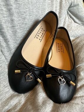 Simply Styled Girls Black Heart Charm Ballet Flats Youth Size 1 NWT